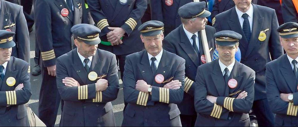 Arbeitskampf. Lufthansa-Piloten demonstrieren in Frankfurt am Main.