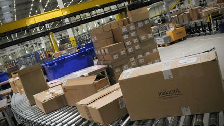 Der Streit zwischen Amazon und der Gewerkschaft Verdi um Tarifgespräche geht in eine neue Runde. 