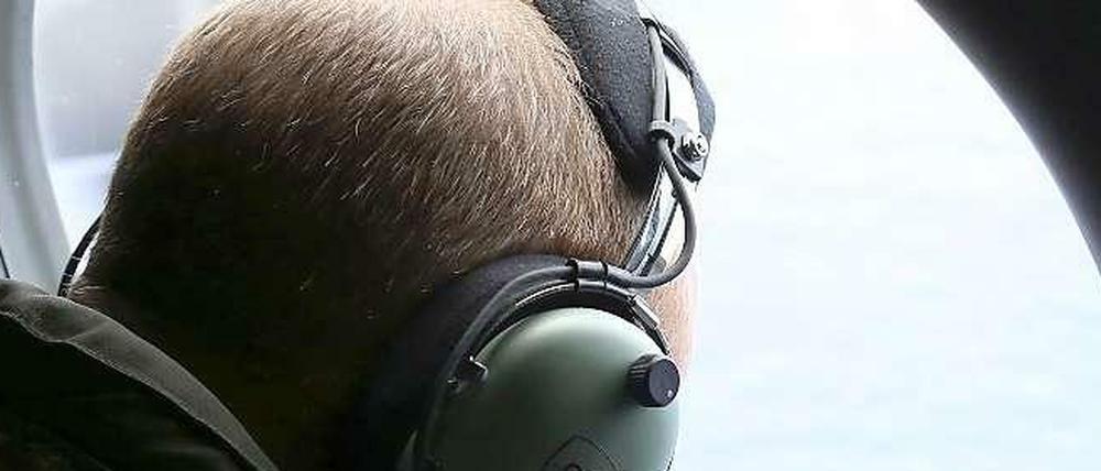 Ein Pilot der neuseeländischen Luftwaffe bei der Suche nach Flug MH370.