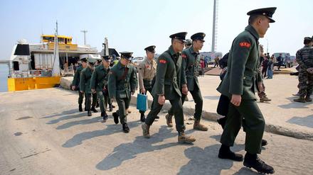 Süd-Koreanische Marines audf der Insel Baengnyong - dem Fundort der nordkoreanischen Drohne.