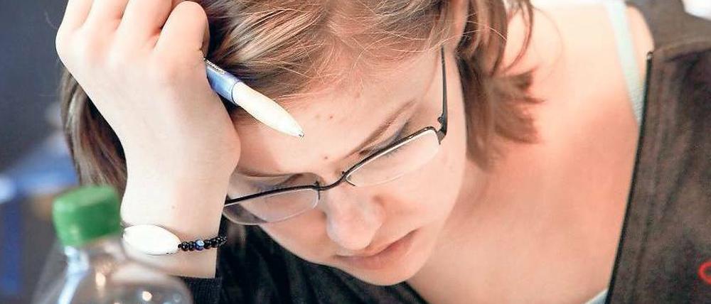 Unter Druck. Stress ist eine subjektive Empfindung, sagt Bildungsforscher Wilfried Bos. Schulstudien zeigten da aber keine Unterschiede zwischen G8- und G9-Schülern. 