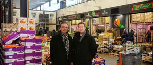 Im Fruchthof: Großmarkt-Chef Andreas Foidl und Michael Geißler von der Berliner Energieagentur