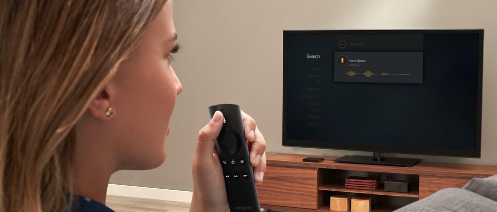 In der Fernbedienung von Amazons Fire HD-Streamingbox befindet sich ein Mikrofon für die Sprachsteuerung.