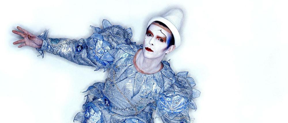 David Bowie während der Filmarbeiten zum Musikvideo "Ashes to Ashes", 1980. Fotografie von Brian Duffy.
