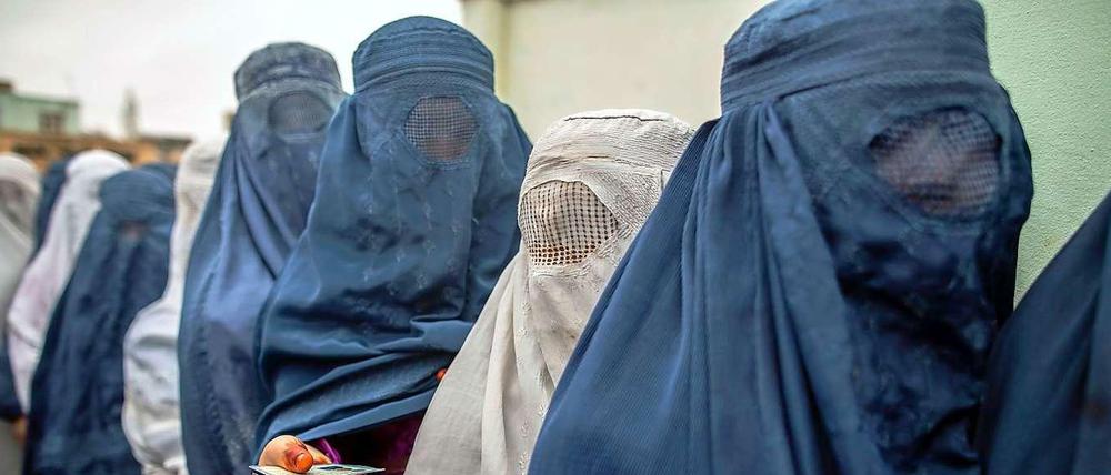 Tausende Afghanen wählten heute einen neuen Präsidenten.