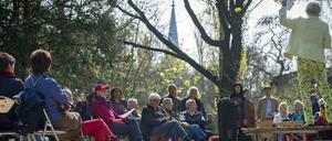In Hamburg und München gibt es schon Friedhöfe für lesbische Frauen – und nun auch in Prenzlauer Berg.