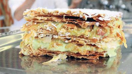 Eric Mullers Mille-Feuille mit Pistazienfüllung bricht knisternd unter der Gabel