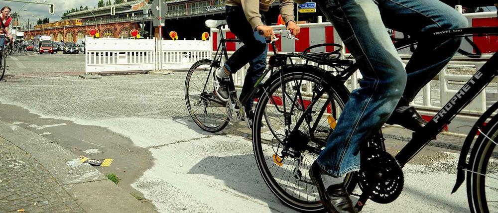 In den Randbezirken sehen die Radwege oft noch schlimmer aus als dieser an der Oberbaumbrücke.