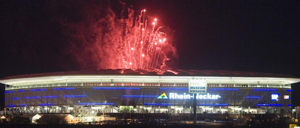 Kunstprodukt Feuerwerk. Viele Fans schätzen die offensive TSG-Spielweise, ausverkauft ist die Rhein-Neckar-Arena aber selten. 