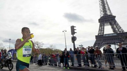 Fast turmhoch überlegen. Kenenisa Bekele schüttelte bei Kilometer 25 alle Verfolger ab.