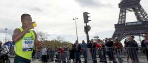 Fast turmhoch überlegen. Kenenisa Bekele schüttelte bei Kilometer 25 alle Verfolger ab.