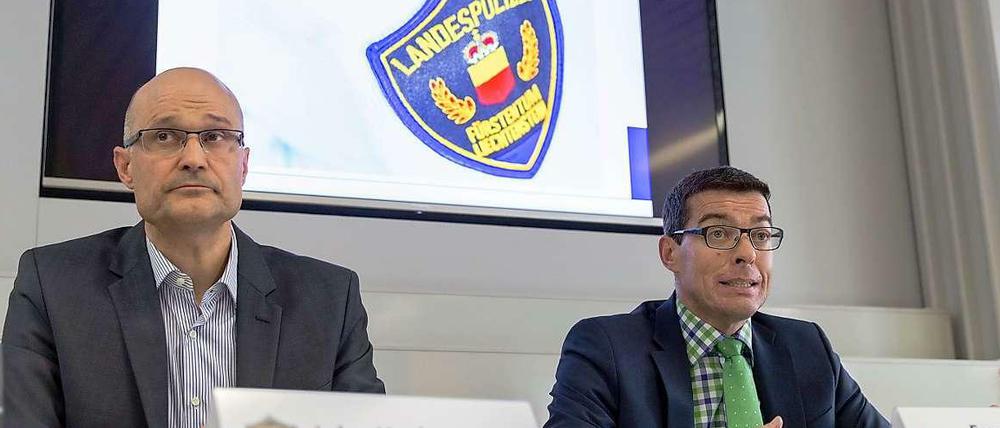 Jules Hoch, Polizeichef, und Frank Haun, stellvertretender Staatsanwalt, in der Pressekonferenz zu dem Mordfall.
