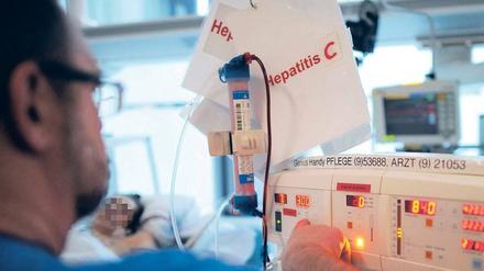Hepatitis-C-Patient auf der Intensivstation