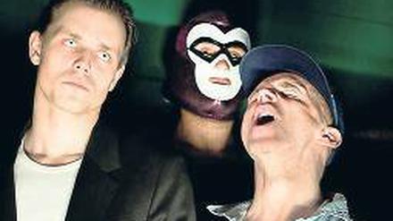 Seminar bizarr. Franz Hartwig, Sebastian Schwarz, Robert Beyer in der Adaption des Bolaño-Romans „2666“.