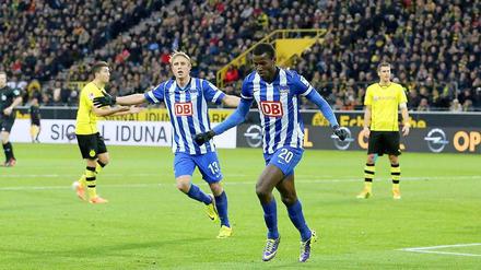 Trikottausch. Adrian Ramos jubelt bald in schwarz-gelb.