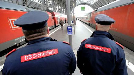 Die Zahl der Attacken auf Bahnmitarbeiter steigt.