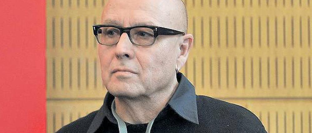 Peter Liechti bedankt sich für den Preis der Leserjury, mit dem sein Film „Vaters Garten – die Liebe meiner Eltern“ geehrt wurde.