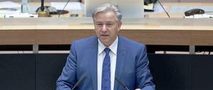 Klaus Wowereit hat in seiner Regierungserklärung Fehler eingeräumt.