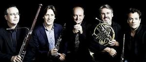 Les Vents francais. Von links nach rechts: Gilbert Audin, Paul Meyer, Francois Leleux, Radovan Vlatkovic und Emmanuel Pahud