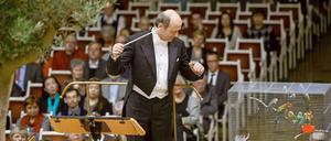 Ivan Fischer dirigiert seine gefiederten Solisten.