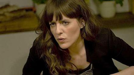 Die erste Folge von „Kuttner plus Zwei“ mit der in Ost-Berlin geborenen Moderatorin, 35, läuft am Donnerstag um 22 Uhr 45 in ZDFneo