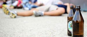 Trinken bis zum Umfallen. 17,4 Prozent der Jugendlichen praktizieren das mindestens einmal im Monat.
