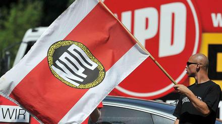Brandenburgs Verfassungsschutz warnt vor einer zunehmenden Nazifizierung der NPD.