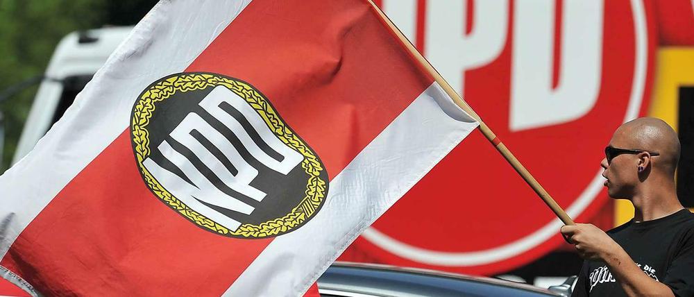 Brandenburgs Verfassungsschutz warnt vor einer zunehmenden Nazifizierung der NPD.