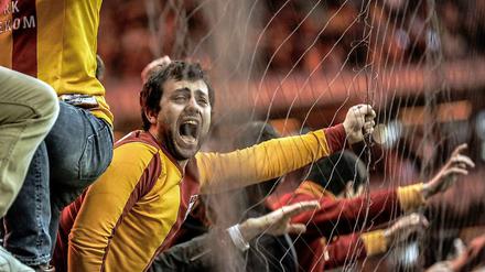 Wenn Fenerbahce und Galatasary aufeinander treffen, geht es immer hitzig zu. 