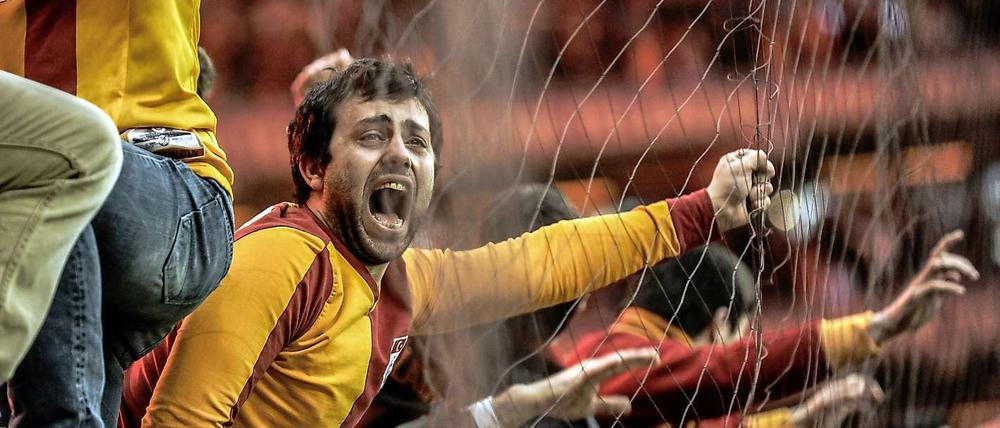 Wenn Fenerbahce und Galatasary aufeinander treffen, geht es immer hitzig zu. 