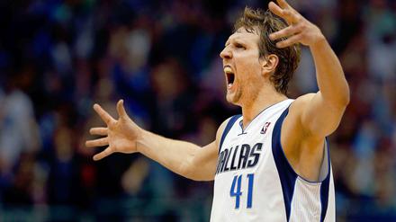 Immer noch hungrig. Dirk Nowitzki feiert den Einzug in die Play-offs.