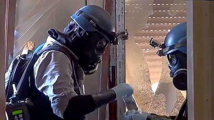 UN-Mitarbeiter suchen nach Giftgas-Spuren nahe der syrischen Hauptstadt Damaskus.