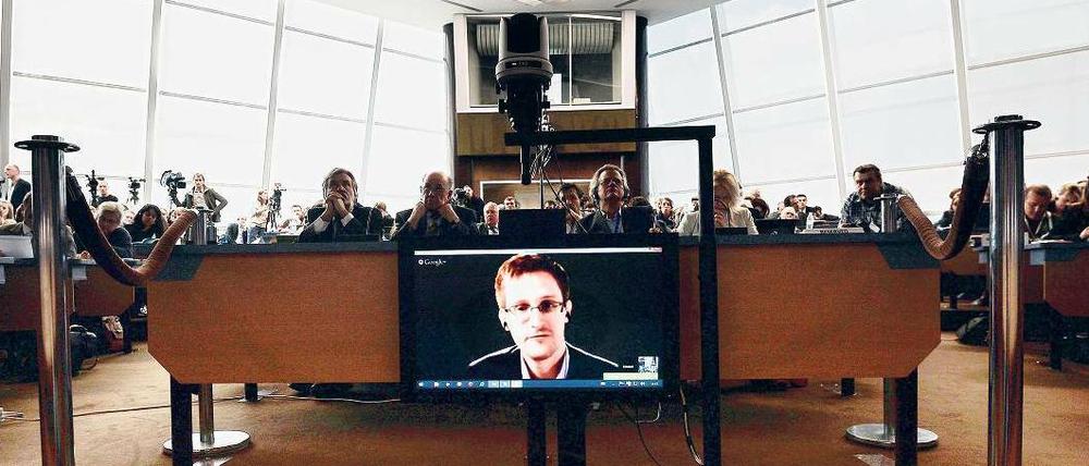 Per Video: Edward Snowden berichtet dem Europarat.
