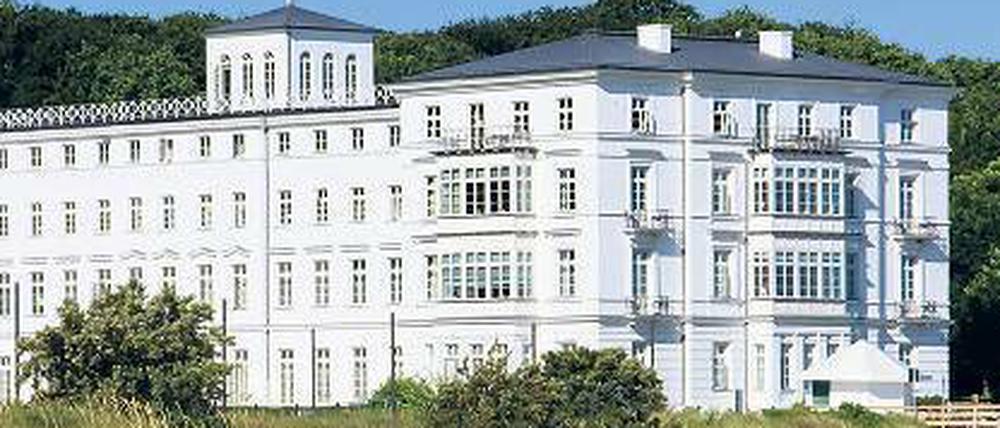 Die „Weiße Stadt“ am Ostseestrand hatte mit schwerer See zu kämpfen.
