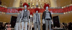 Von Tokio an den Tauentzien. Das neue Berliner Geschäft mit drei Etagen ist der europaweit größte Standort von Uniqlo.
