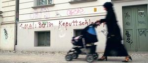 Zeichen an der Wand. Trotz solcher martialischen Parolen an Kreuzberger Häuserwänden blieb der 1. Mai im Vorjahr ziemlich ruhig. Viele Indizien sprechen dafür, dass es in diesem Jahr ähnlich sein wird. 