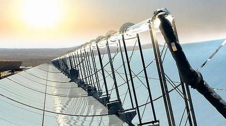Wüstenstrom gibt es schon – in der Nähe von Las Vegas, wo ein so genanntes solarthermisches Parabolrinnenkraftwerk steht.