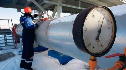 Kommt noch was? Ein Arbeiter kontrolliert eine Gasleitungsstation an der russisch-ukrainischen Grenze. 