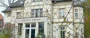 Schluss mit Schlemmen. Im Majakowski- Gasthaus am Schloss Schönhausen trafen sich einst Prominente.