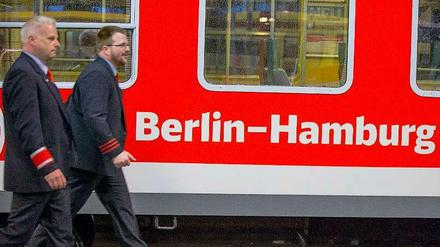 Heute Morgen startete der erste Interregio-Express vom Bahnhof Zoo in Berlin nach Hamburg.