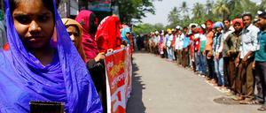Die Textilarbeiterinnen von Rana Plaza kämfen noch immer um eine Entschädigung - und um bessere Arbeitsbedingungen.