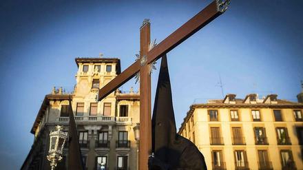 Die Vorstellung vom gezimmerten Kreuz entspricht nicht unbedingt den historischen Tatsachen.