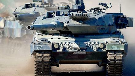 Deutscher Leopard-Panzer in Aktion.