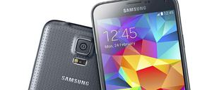 Das Samsung Galaxy S5 (645 Euro, 16 Gigabyte Speicher) sticht besonders mit seiner schnellen 16-Megapixel-Kamera, den Fitness-Funktionen und dem Energiespar-Management hervor.