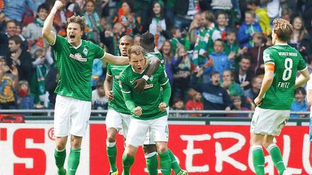 Wichtiger Treffer im Abstiegskampf: Philipp Bargfrede (m.) traf zum zwischenzeitlichen 1:1 gegen Hoffenheim.