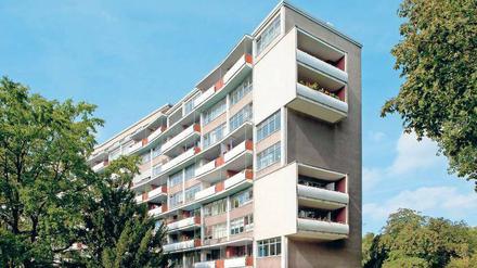 Avantgardistisches Hansaviertel. Walter Gropius’ Zeilenhochhaus in der Händelallee.