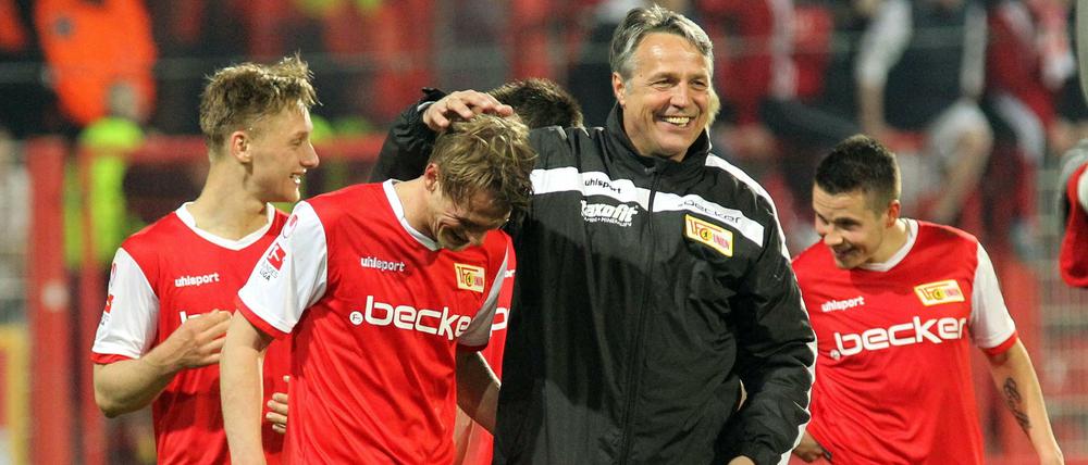 Will in Karlsruhe erstmals gewinnen: Union-Trainer Uwe Neuhaus.