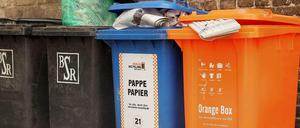 Völlegefühl. Mülltonnen wollen auch zu Ostern geleert werden - aber muss es unbedingt so früh sein?