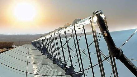 Strom aus der Wüste. Bei der Gründung der Desertec Industrial Initiative (Dii) im Sommer 2009 hatten gut 30 Großkonzerne – darunter Munich Re, RWE und die Deutsche Bank – den Plan formuliert, gemeinsam bis zum Jahre 2050 rund 400 Milliarden Euro in Wüstenregionen Nordafrikas und Arabiens zu investieren und damit genügend regenerativ erzeugten Strom zu erzeugen, um damit zusätzlich auch 15 Prozent des Bedarfs in Europa zu decken. 