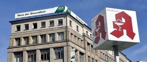 Schon 1913 eröffnet: das Haus der Gesundheit am Alexanderplatz in Berlin-Mitte.